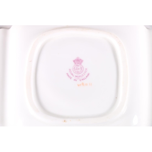 421 - Art Deco Royal Worcester porcelain teacups and saucers decorated with hand painted 'Hadley Rose' des... 