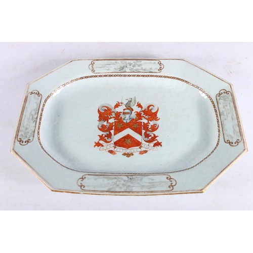 482 - Chinese armorial porcelain charger dish, the centre bearing the Bannatyne crest with 'Nec Cito Nec T... 