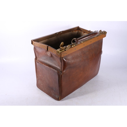 115 - Antique leather gladstone bag, 35cm wide.