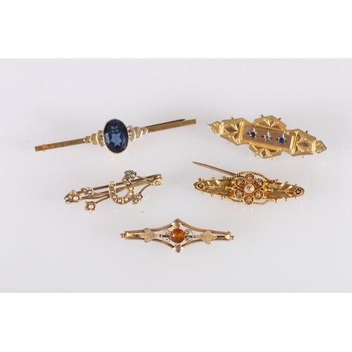 114 - Victorian 15ct yellow gold bar brooch 3.4g, three 9ct gold bar brooches 9.1g gross and an Edwardian ... 