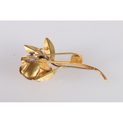 129 - 18ct yellow gold brooch in the form of a rose set with seed pearl, incised to the reverse '18k', 7.2... 