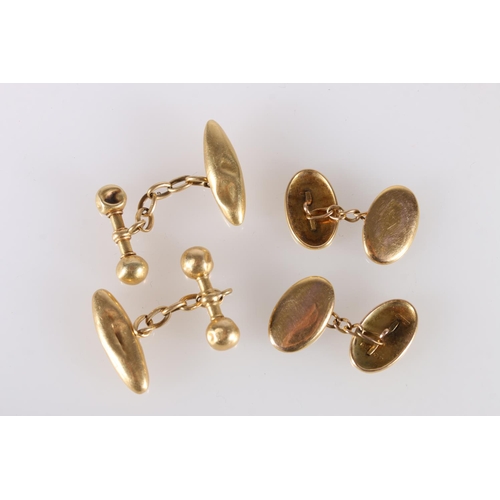 133 - Pair of 9ct gold cufflinks, 2.2g and a pair of 18ct gold torpedo shaped cufflink, 6.5g gross. 