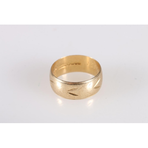 164 - 18ct gold wedding band, size O/P, 5g. 