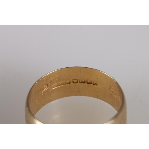 164 - 18ct gold wedding band, size O/P, 5g. 