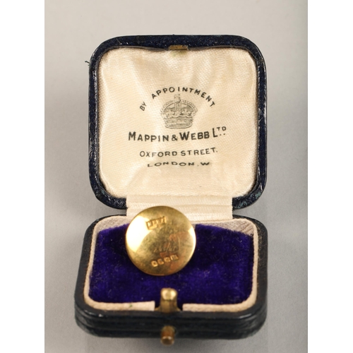 51 - 18ct gold Mappin & Webb button, 3g