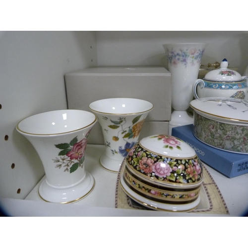 121 - Collection of various decorative ceramics to include Wedgwood etc (one shelf).