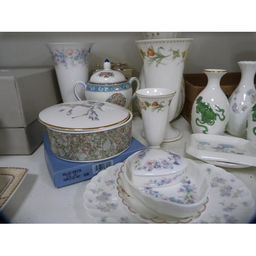 121 - Collection of various decorative ceramics to include Wedgwood etc (one shelf).