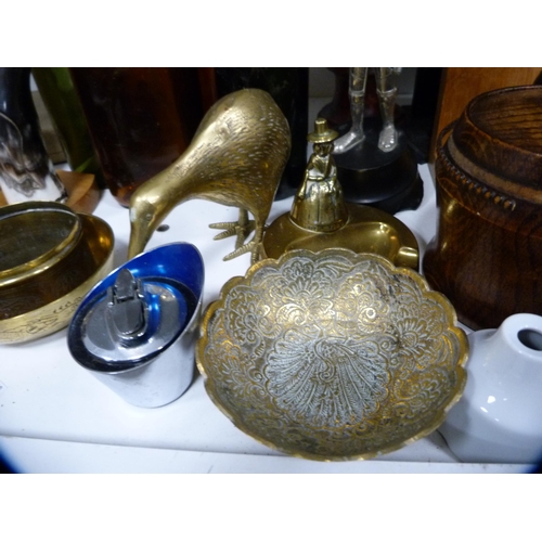 129 - Horse brasses, metalware, antique-type bottles, oak tankard etc (one shelf).