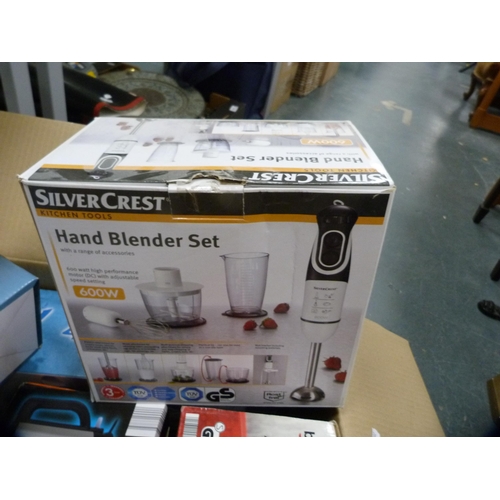 162 - Collection of boxed items to include a blender, George Foreman grill, kettles, heated underblanket e... 