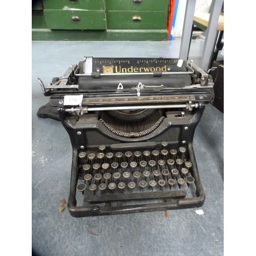 170 - Underwood vintage typewriter.