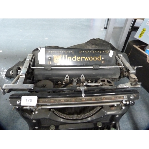 170 - Underwood vintage typewriter.