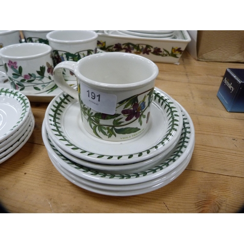 191 - Collection of Portmeirion 'Botanic Garden' tablewares to include bowls, cups, serving dishes etc.