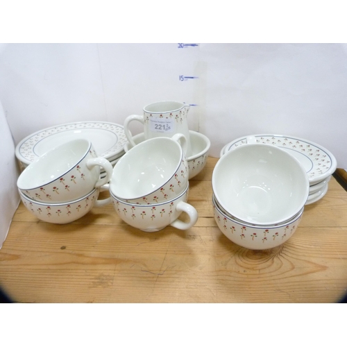 221 - Plant Tuscan part tea set and a Petit Fleur part tea set.