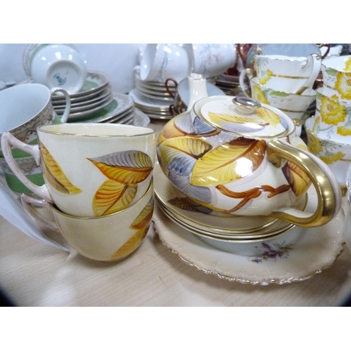 24 - Paragon 'Marigold' pattern part tea set and other teawares.