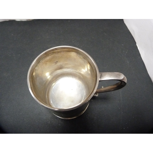 247 - Silver tankard, hallmarks for London, The Goldsmiths & Silversmiths Company, 140g.