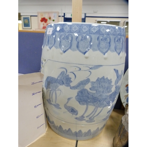 26 - Oriental blue and white barrel seat.