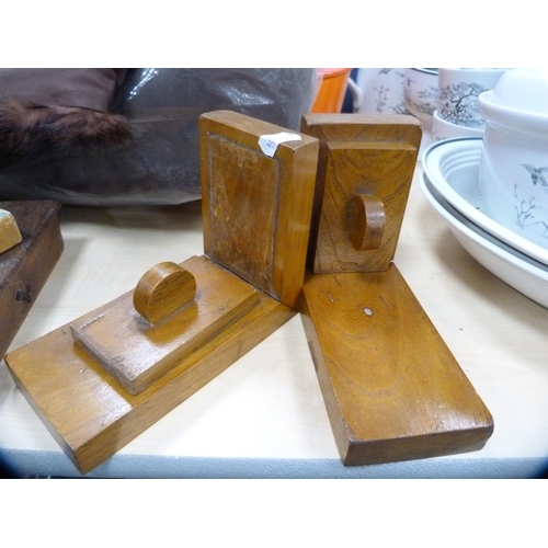 35 - Two sets of postal scales and a pair of wooden bookends.