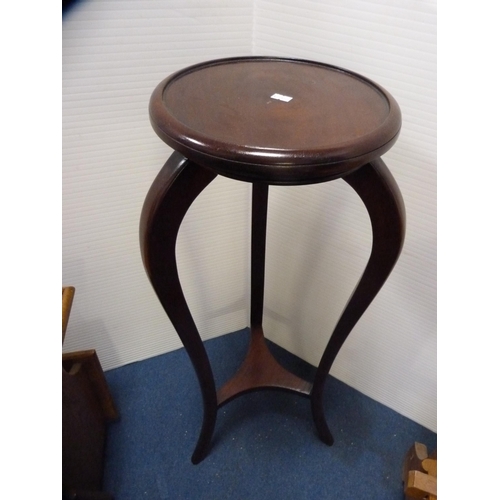 400 - Oak stool, similar magazine rack and a plant stand.  (3)