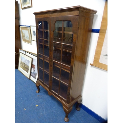 403 - Vintage two-door bookcase.