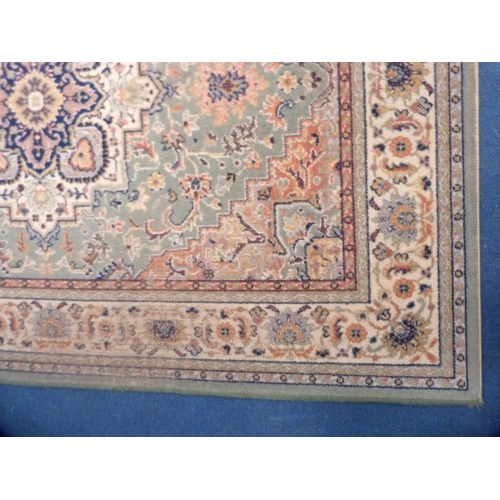 417 - Machine-made Persian Heriz-style rug.