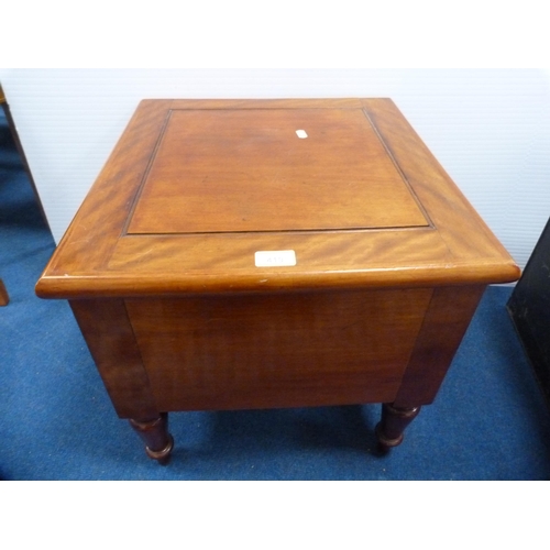 419 - Victorian mahogany commode.