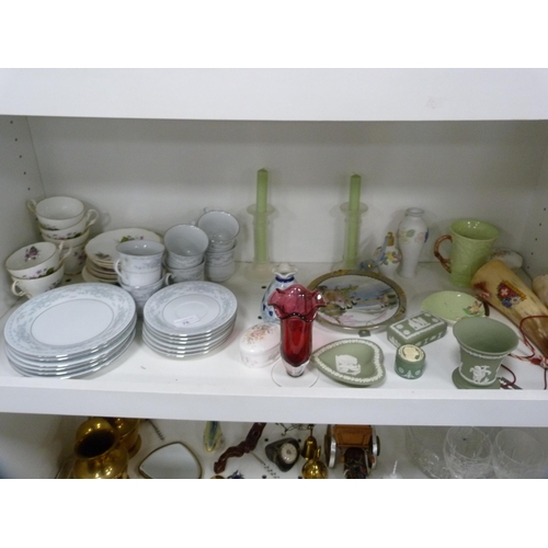 76 - Miscellaneous teawares to include Crown Ming, Wedgwood green Jasper ware, Carlton Ware cup etc (one ... 