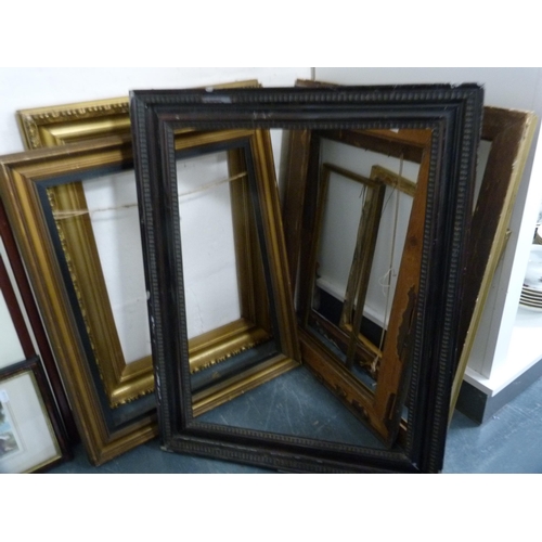 87 - Collection of various gilt and other picture frames.