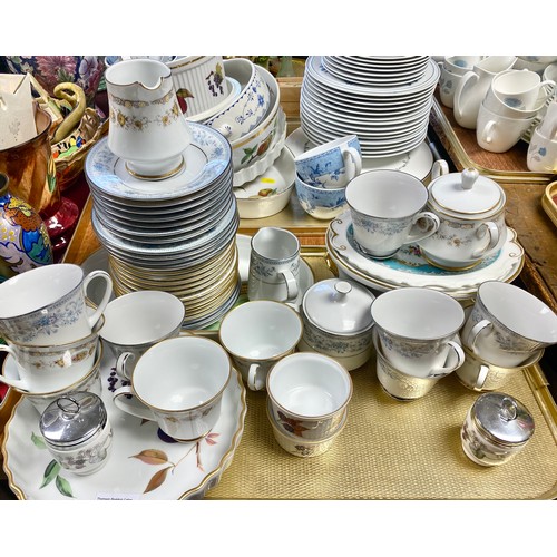 333 - Assortment of dinner and tea ware including Royal Worcester and Noritake