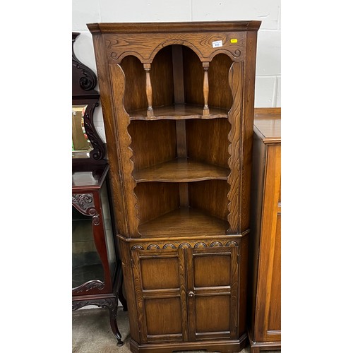 693 - Corner cabinet