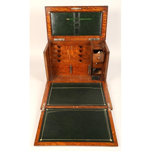 559 - Oak stationary box circa 1900, 42 x 23 x 48 cm