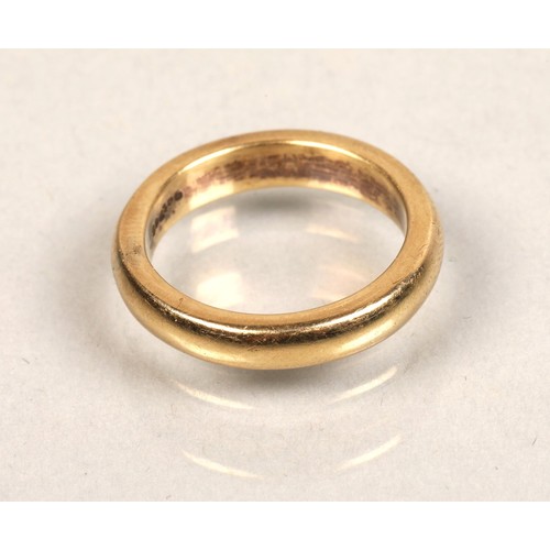 138 - 9ct gold band6 grams