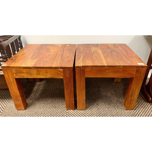 565 - Pair of hardwood occasional tables 45 x 45 x 39 cm (2)