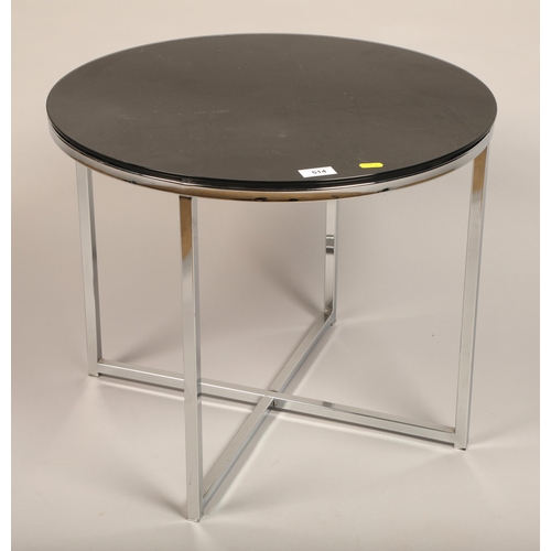 514 - Circular chrome occasional glass topped table, 55 cm diameter