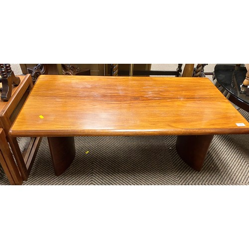 574 - Contemporary lounge table, 110 x 59 x 43 cm