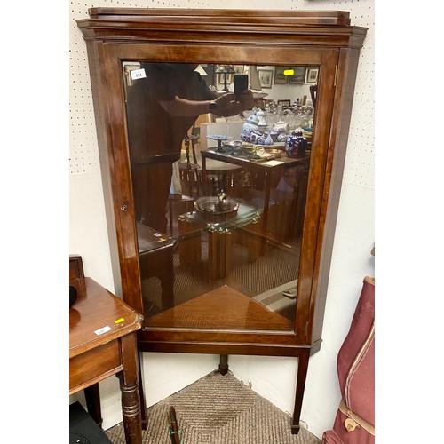 534 - Mahogany corner cabinet, 146 cm high