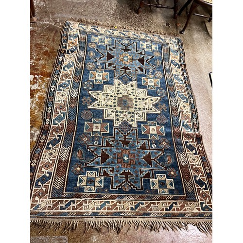 708 - Patterned rug