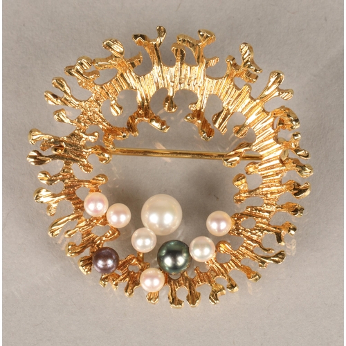 149 - Ladies 9 ct gold seed pearl brooch.weight 4.4 grams