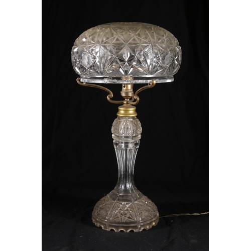 400 - Large cut crystal table lamp with metal mounts, 50cm tall. 