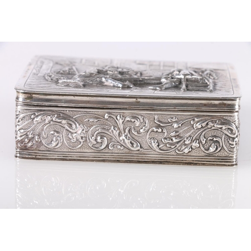 44 - Dutch 833 grade silver table snuff box, the rectangular top with repoussé relief scene depict... 