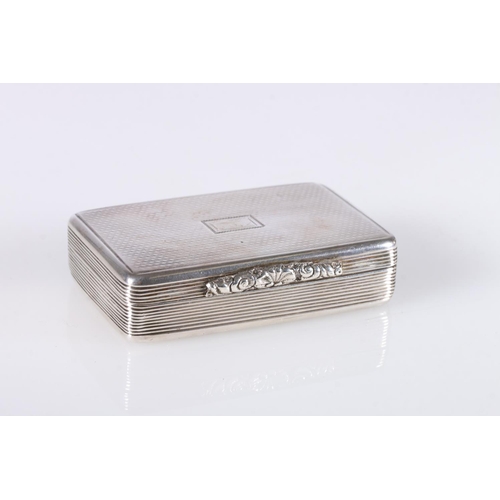 62 - Georgian antique silver snuff box of rectangular shape, the top and bottom surfaces with engine turn... 