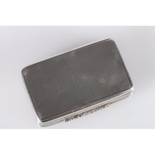 62 - Georgian antique silver snuff box of rectangular shape, the top and bottom surfaces with engine turn... 