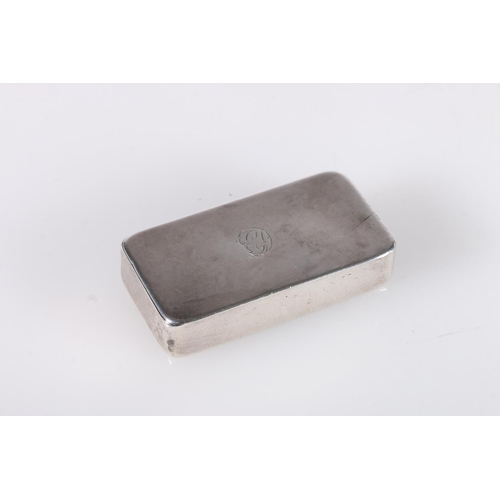 69 - Georgian antique silver parcel gilt snuff box of rectangular form with rounded corners, engraved wit... 