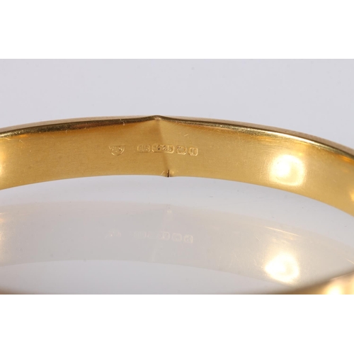 191 - Victorian 15ct gold bangle set with 0.1ct round cut diamond, 10g, in Muir and Sons of Glasgow box.&n... 