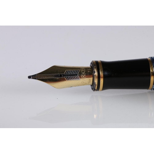 232 - Parker duo-fold fountain pen in blue marbled plastic case and 18kt gold nib.