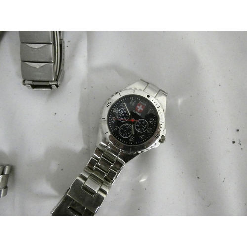 82 - Various modern men's sports watches to include Fila, Lorus, Diesel, Alpine.