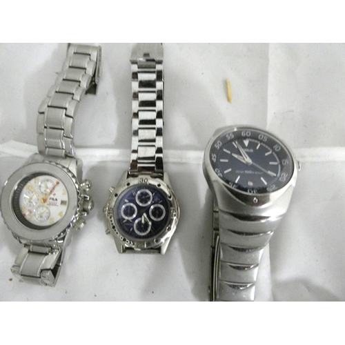 82 - Various modern men's sports watches to include Fila, Lorus, Diesel, Alpine.