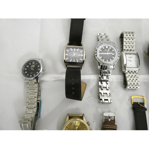 88 - Bag of modern man's fashion watches to include Spirit, NY London etc.