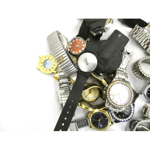 91 - Large bag of modern Quartz watches to include Sekonda, Citizen, Zeon, Seiko etc.