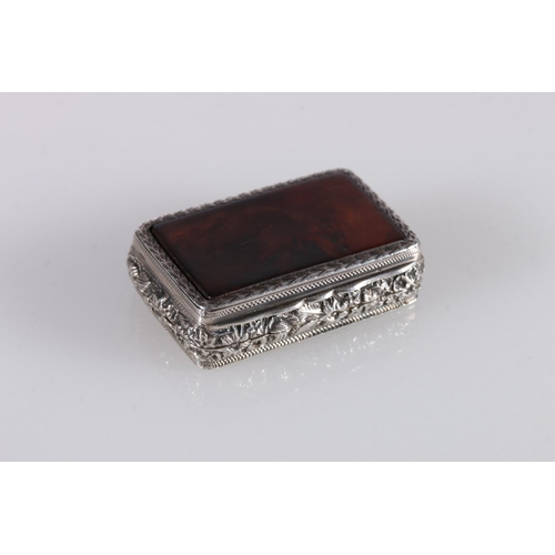 84 - Georgian parcel gilt silver vinaigrette of rectangular form, the lid with inset yew wood burr panel ... 