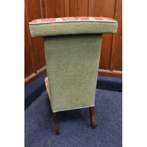 524 - Victorian prie-dieu prayer chair upholstered in green and red floral patterned needlework fabric, ra... 